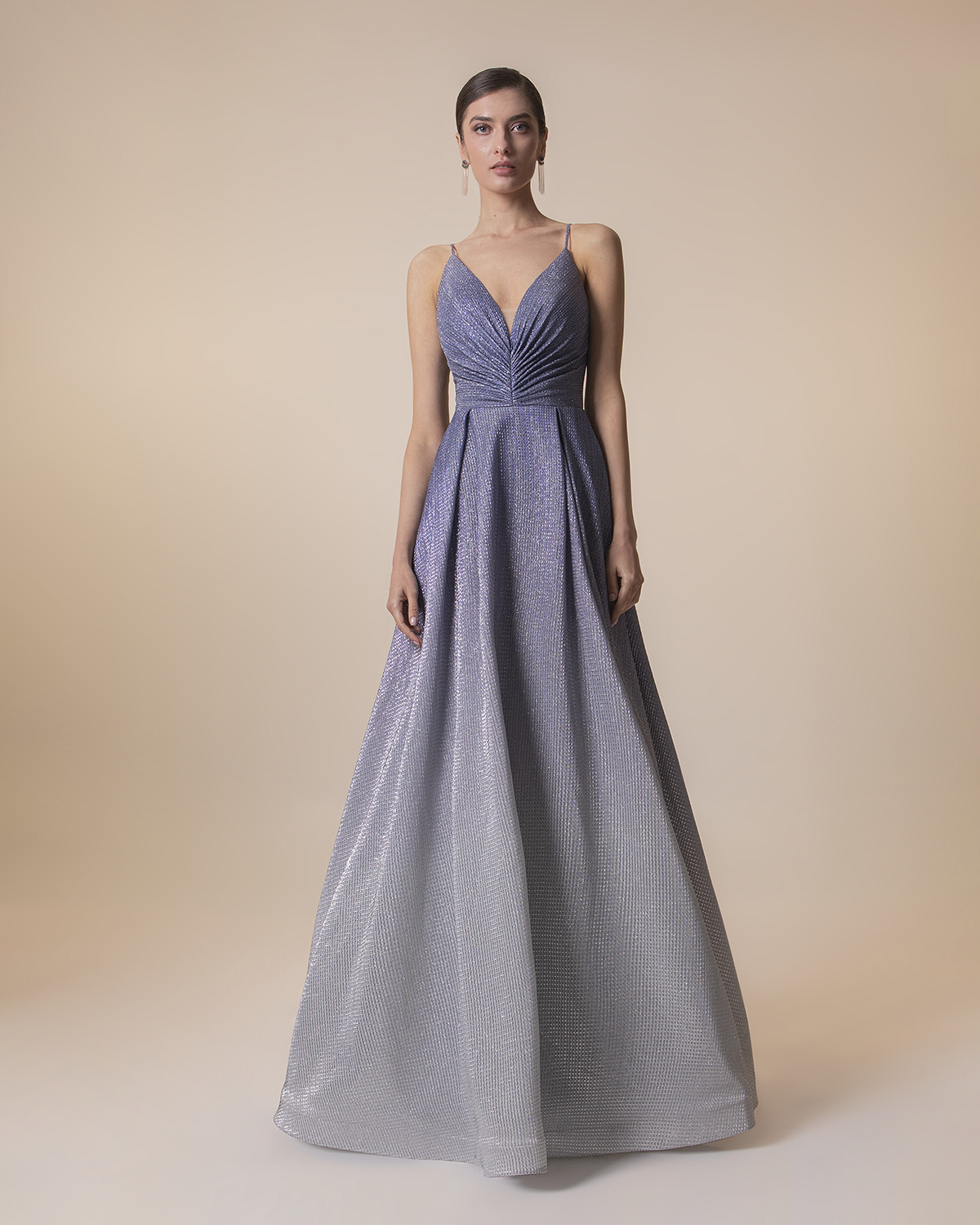 Evening Dresses / Long ombre evening dress with shining fabric