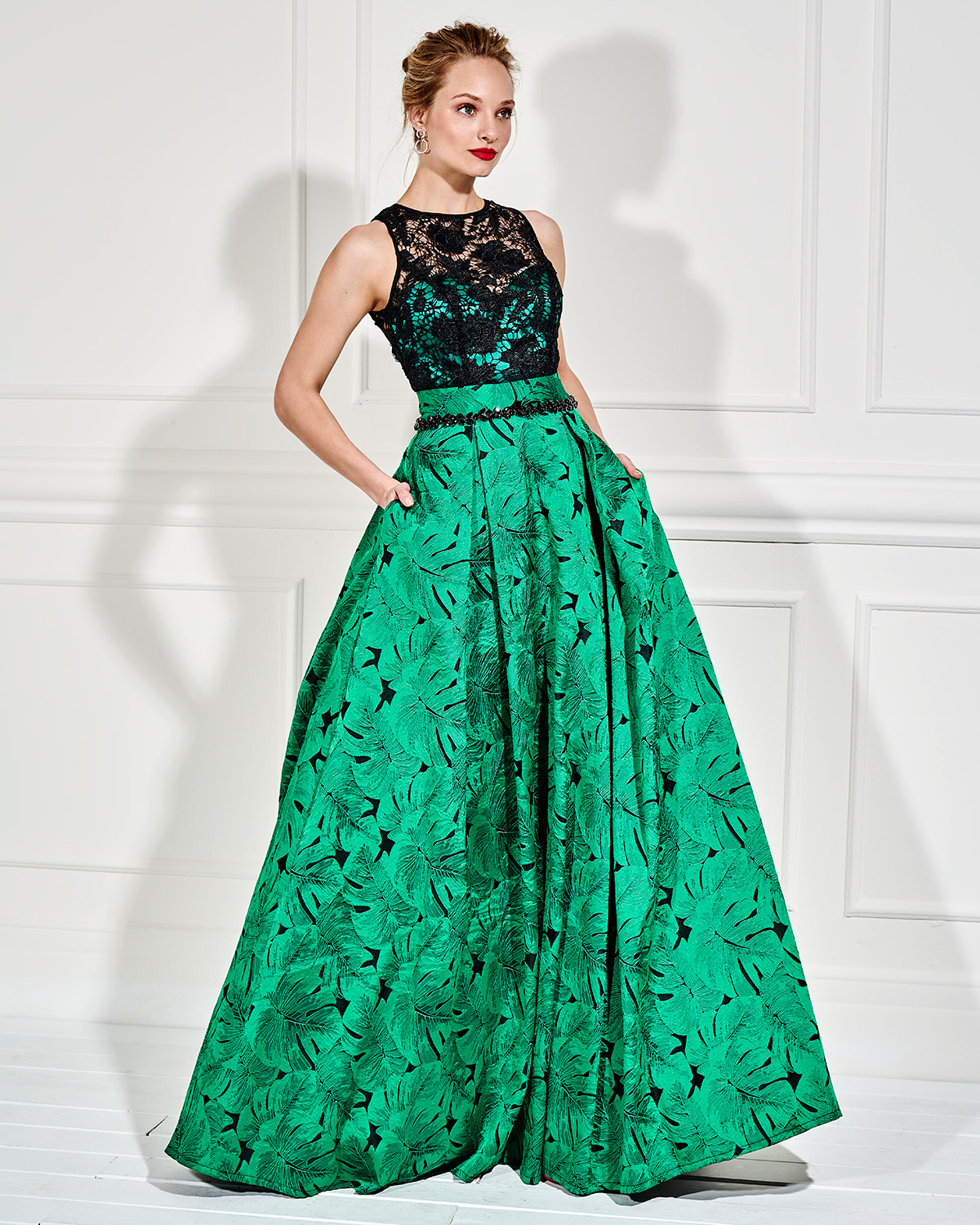 Evening Dresses / Long evening dress with lace bust and beading belt