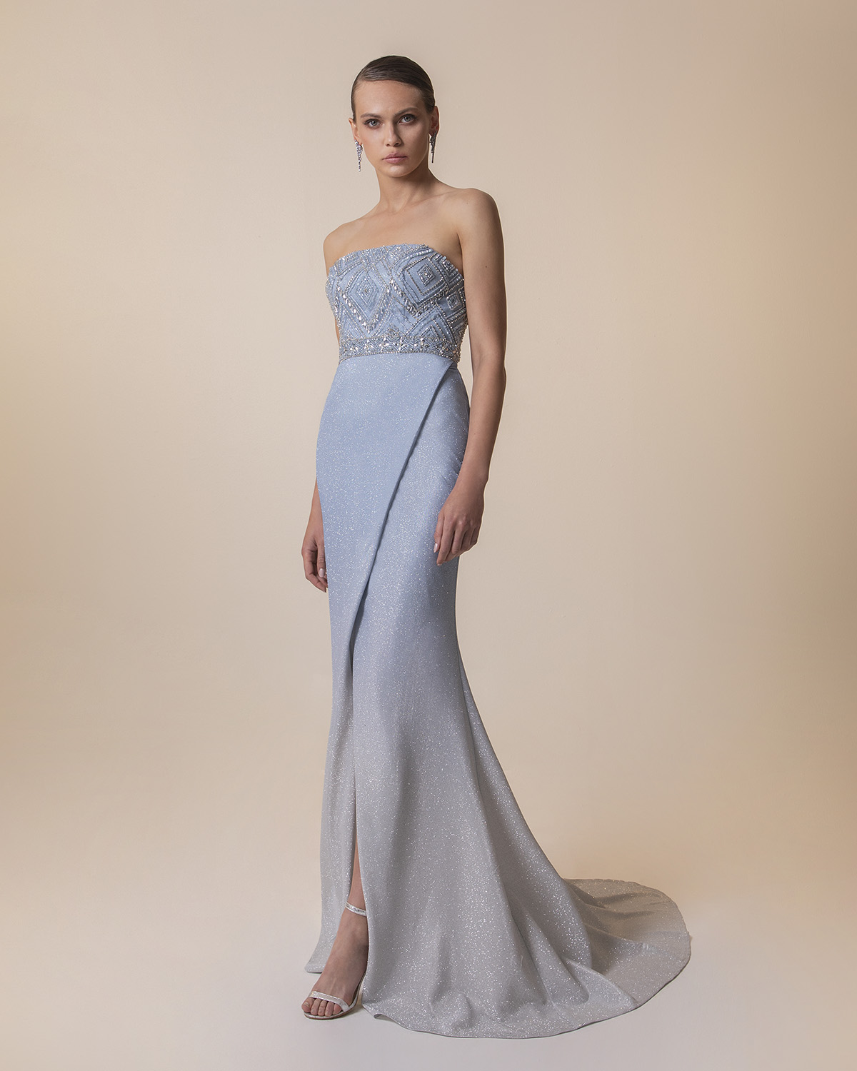 Вечерние платья / Long ombre strapless dress with shining fabric and beaded top
