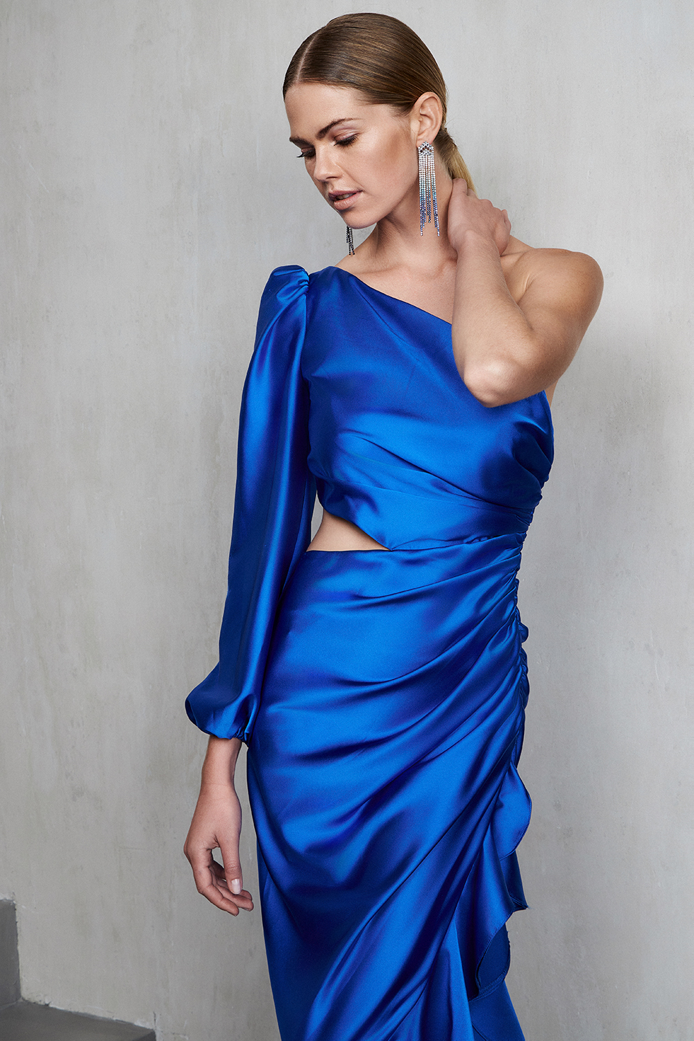 Cocktail Dresses / One shoulder asymmetrical satin dress with one long sleeve and opening